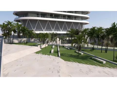 Luxurious spacious 4 plus 1 bedrooms apartment on a high rise tower 150m from the beach in Potamos Germasogias - 3