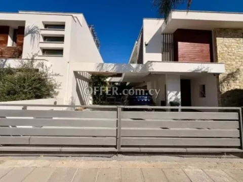 3-bedroom Semi-detached Villa 170 sqm in Livadia - Main Photo