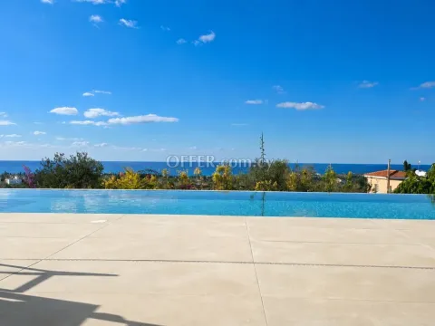 4-bedroom villa for long-term rent in Peyia - Main Photo