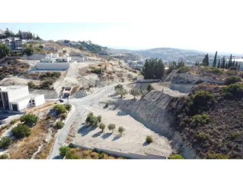 Residential plot for sale in Agios Tychonas no VAT