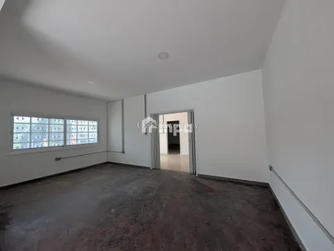 3-Bed Renovated House in Agioi Omologites