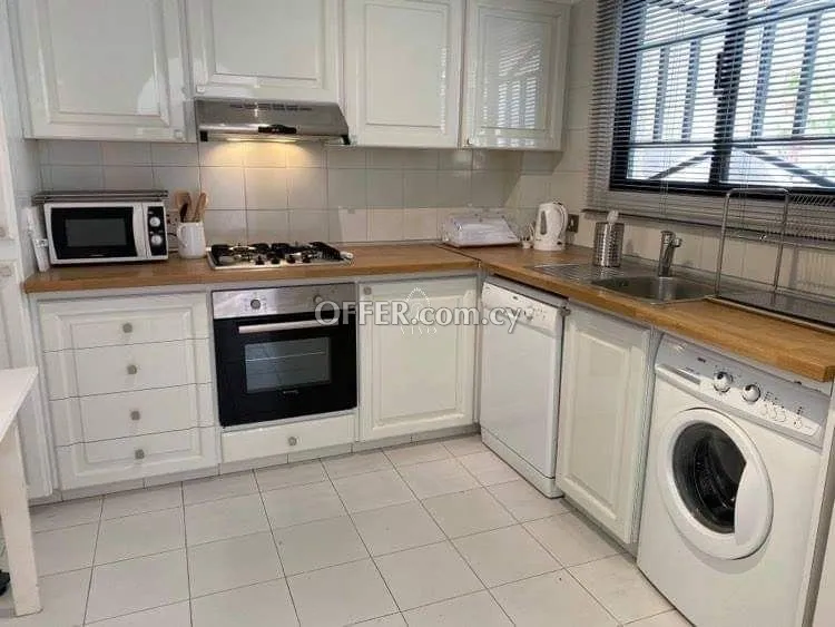 LOVELY TWO BEDROOM SEMI DETACHED HOUSE OR RENT LOCATED ON THE FIRST LINE - 9