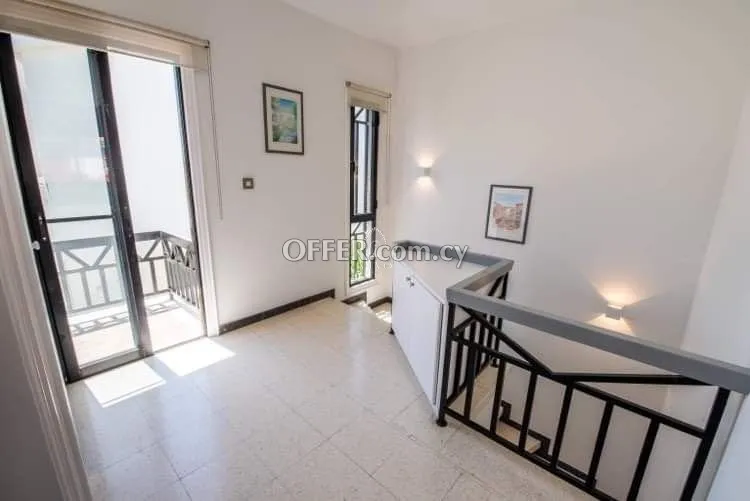 LOVELY TWO BEDROOM SEMI DETACHED HOUSE OR RENT LOCATED ON THE FIRST LINE - 8