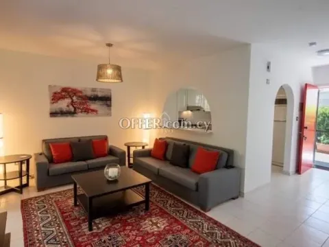 LOVELY TWO BEDROOM SEMI DETACHED HOUSE OR RENT LOCATED ON THE FIRST LINE - 10