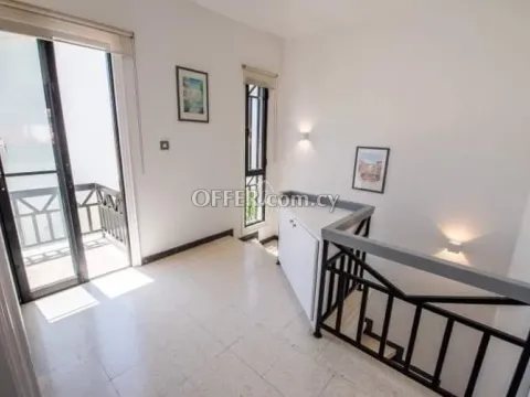 LOVELY TWO BEDROOM SEMI DETACHED HOUSE OR RENT LOCATED ON THE FIRST LINE - 8