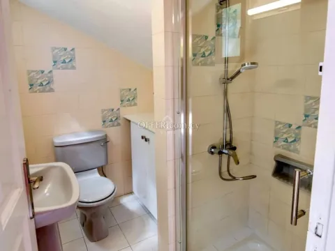 LOVELY TWO BEDROOM SEMI DETACHED HOUSE OR RENT LOCATED ON THE FIRST LINE - 7