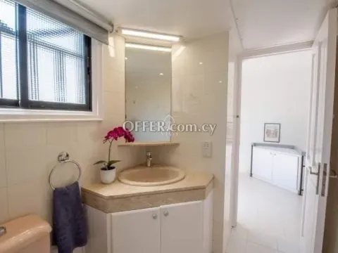 LOVELY TWO BEDROOM SEMI DETACHED HOUSE OR RENT LOCATED ON THE FIRST LINE - 6