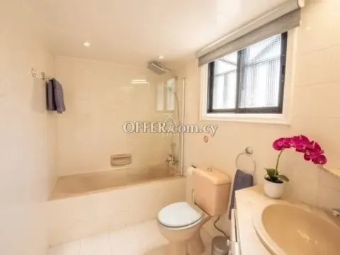 LOVELY TWO BEDROOM SEMI DETACHED HOUSE OR RENT LOCATED ON THE FIRST LINE - 5