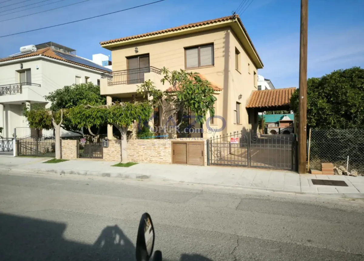 4-Bed Detached House in Zakaki - 1