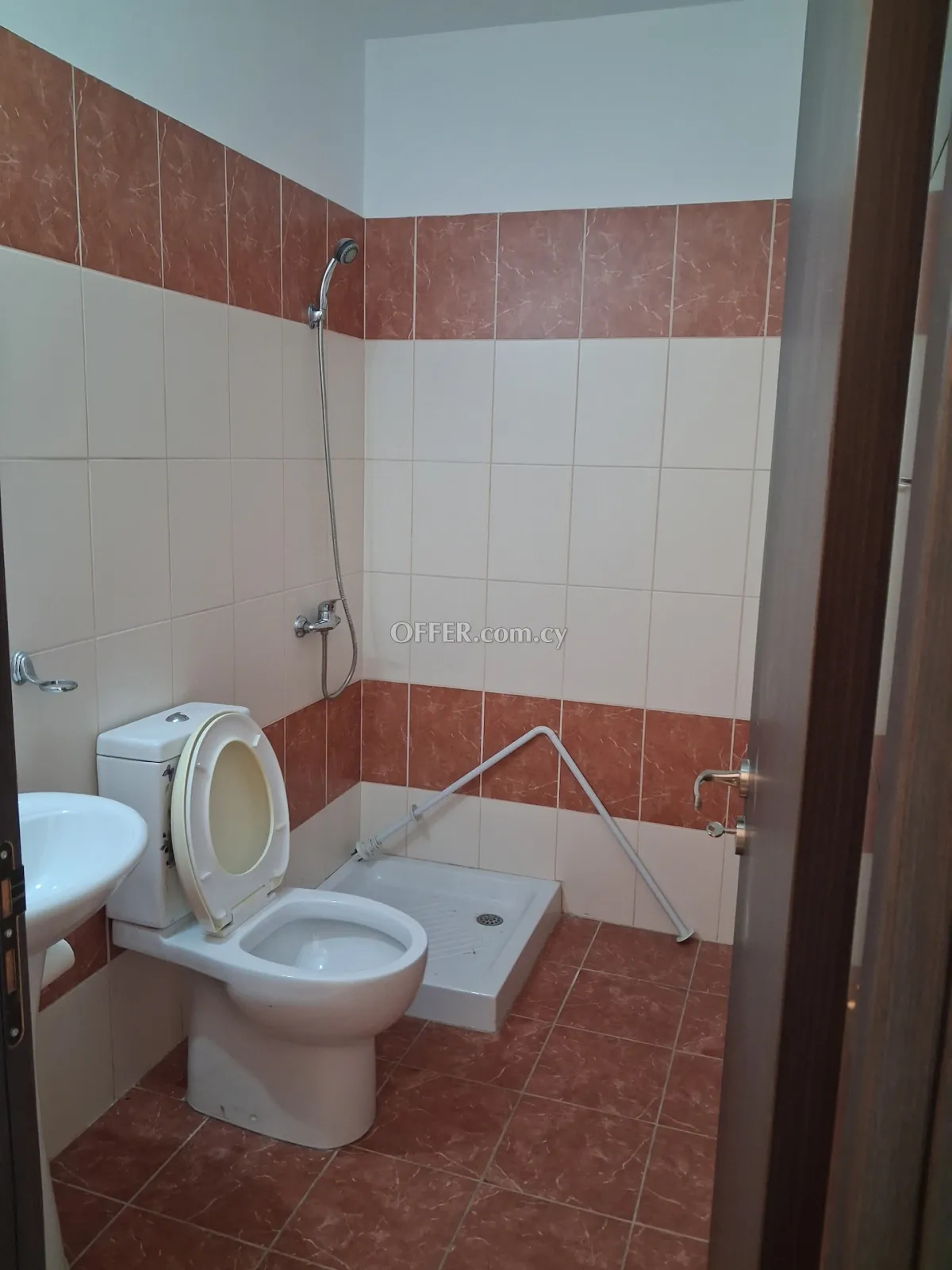 Spacious 3-Bedroom Apartment for Sale in Xylofagou, Larnaca - 5