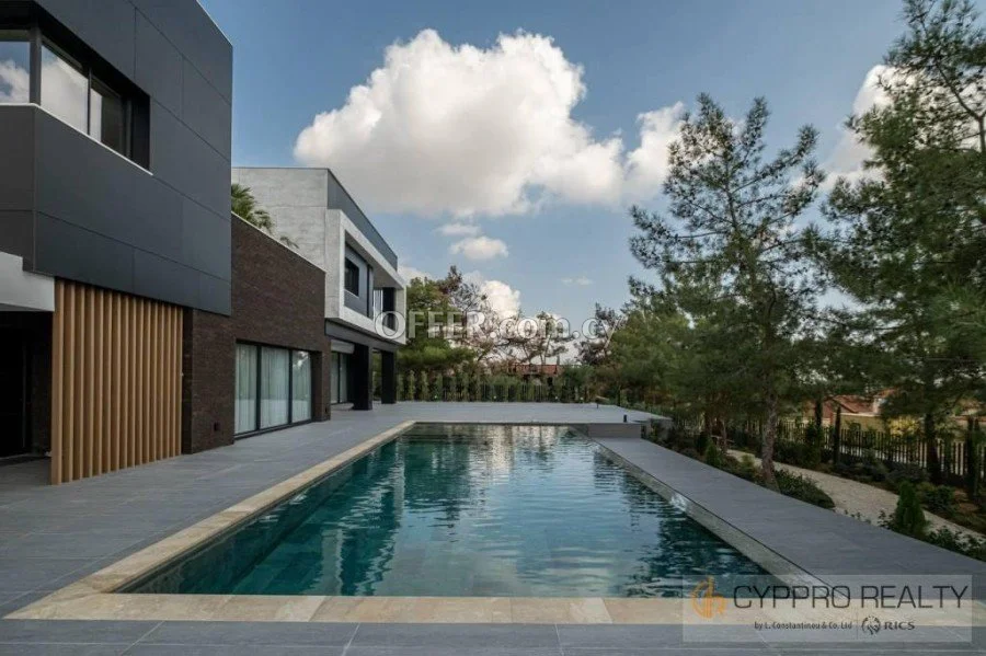 6 Bedroom Villa in Souni - 9