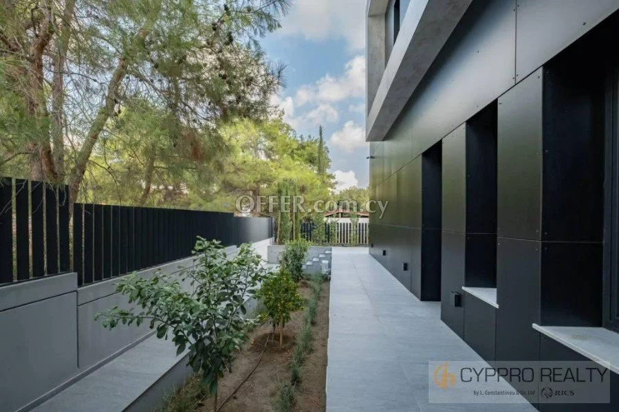 6 Bedroom Villa in Souni - 6