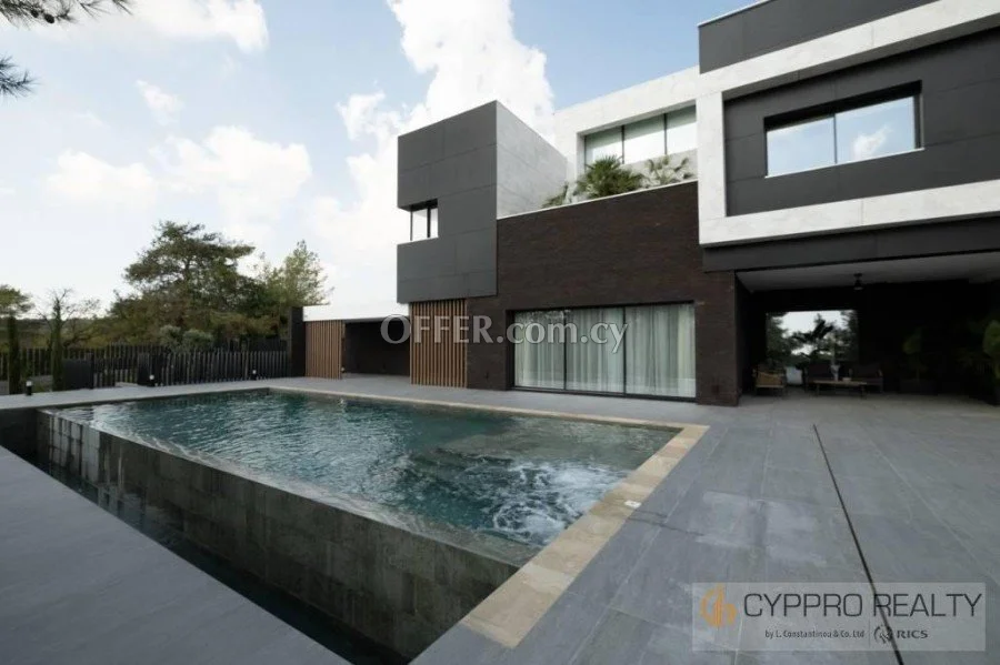 6 Bedroom Villa in Souni - 3