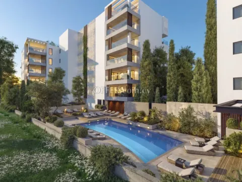 Spacious 3 Bedroom Apartment for Sale in Central Paphos - Main Photo