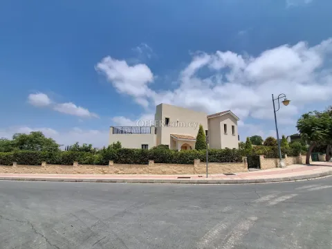 Royal Residences - Villa No. 351 (Old 437) - Main Photo