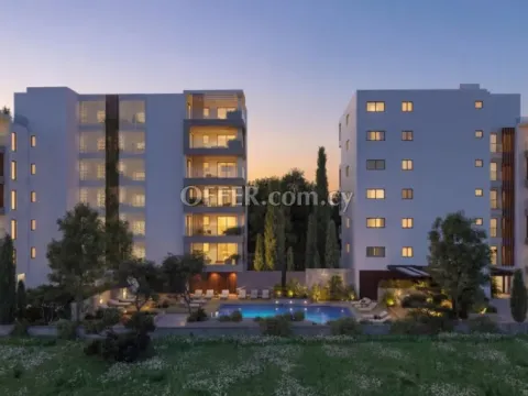 Gated 3 Bedroom Apartment with Pool & Gym in Central Paphos - Main Photo