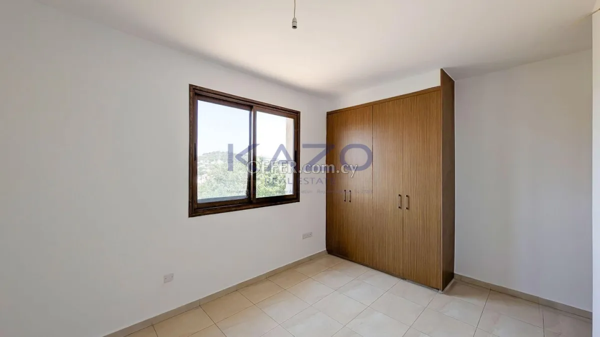 Two-Bedroom Apartment in Kato Polemidia, Limassol - 4