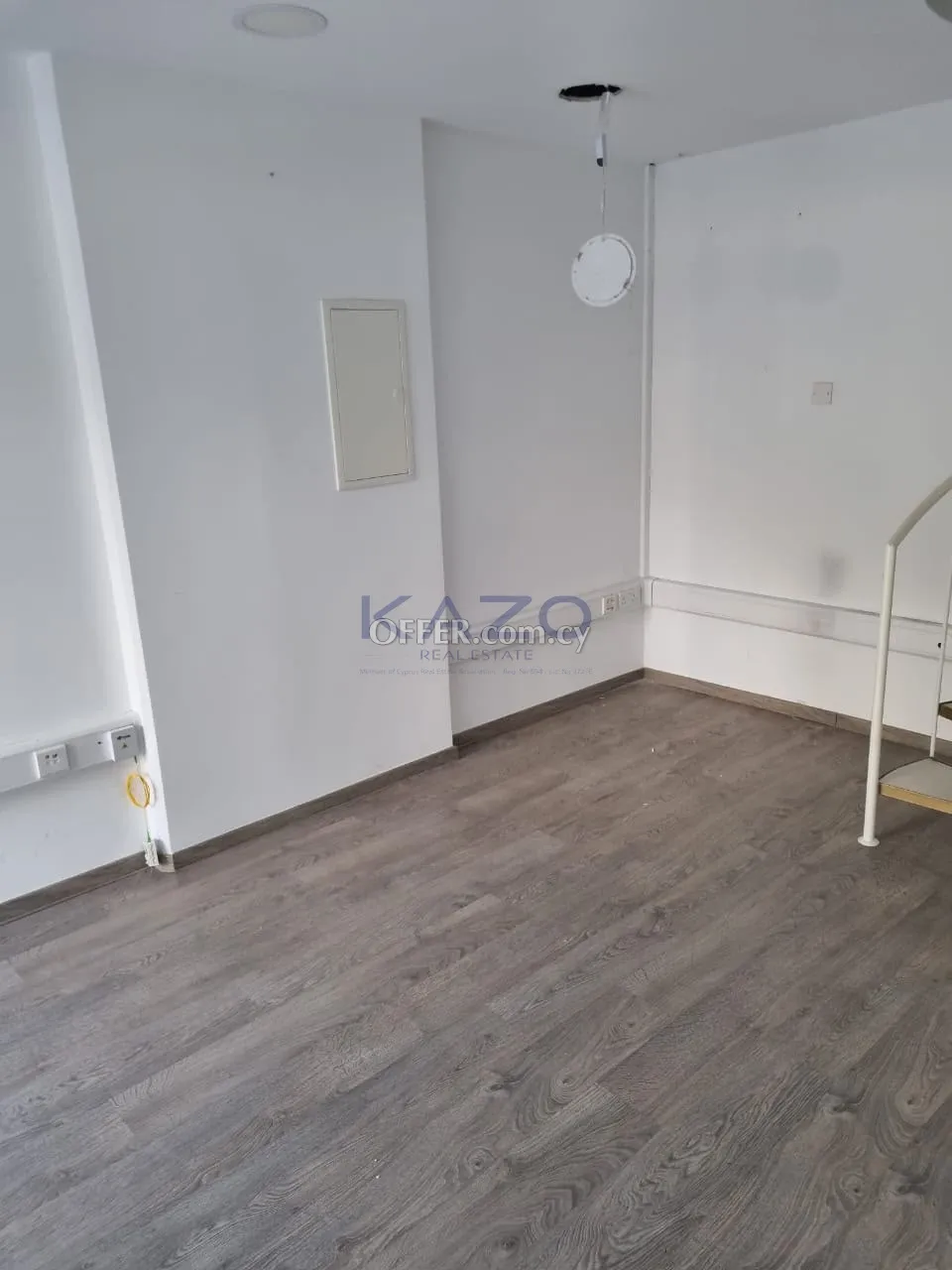 Prime Ground-Floor Shop/Office in Central Agia Zoni Area - 3