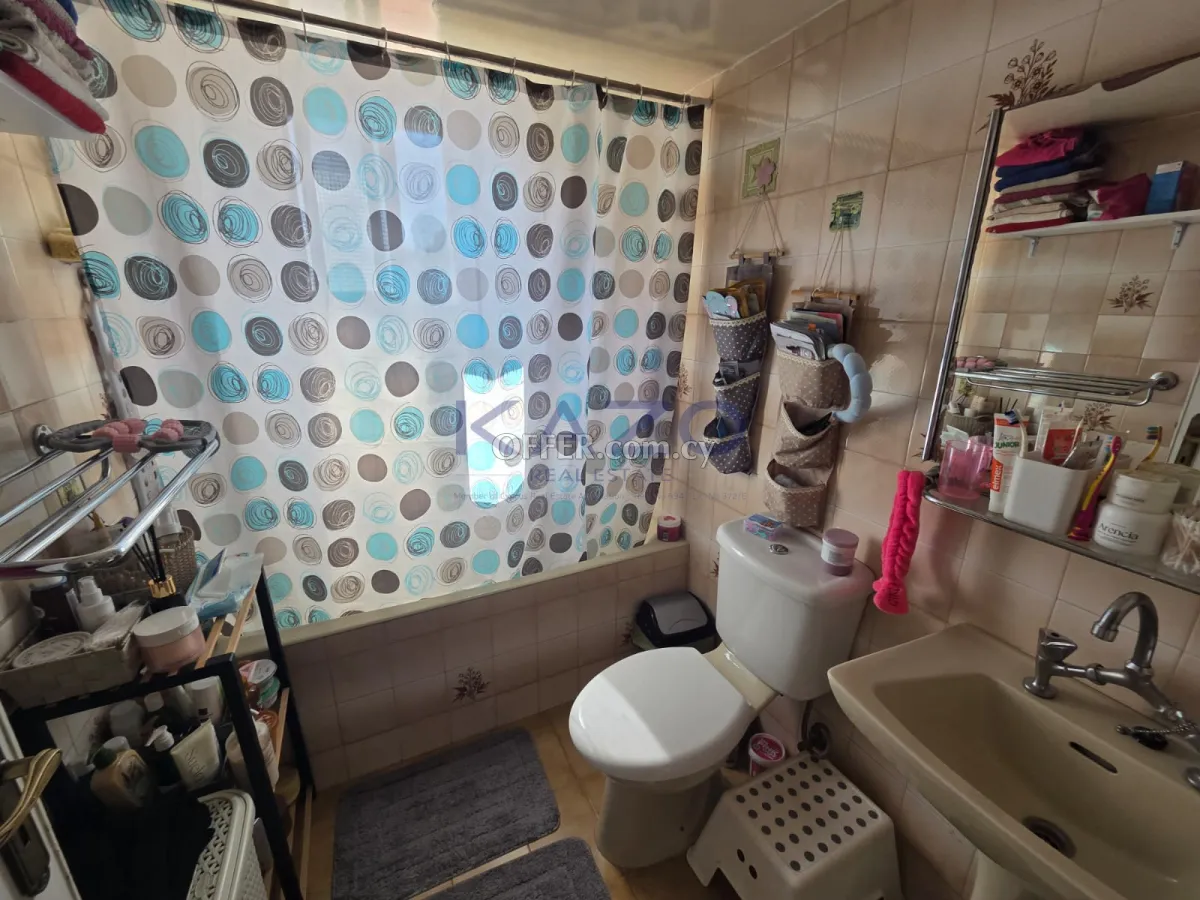 Charming Two Bed Apartment in Neapolis - 2
