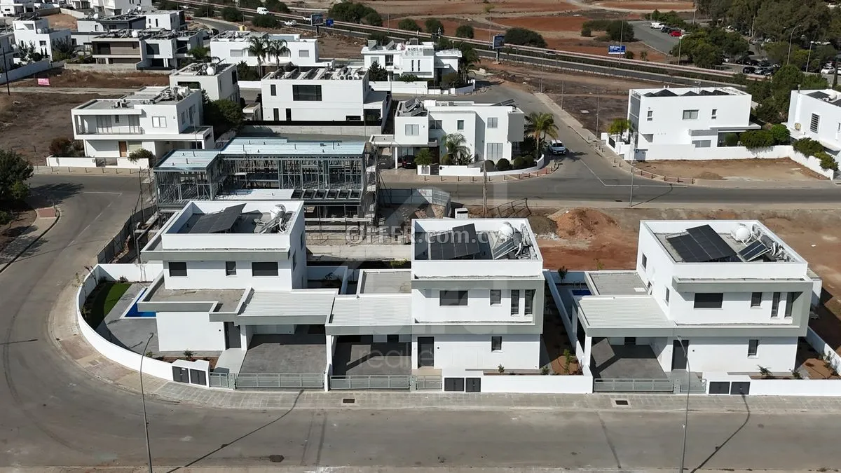 4 Bed Detached House for Rent in GSP Area, Nicosia - 1