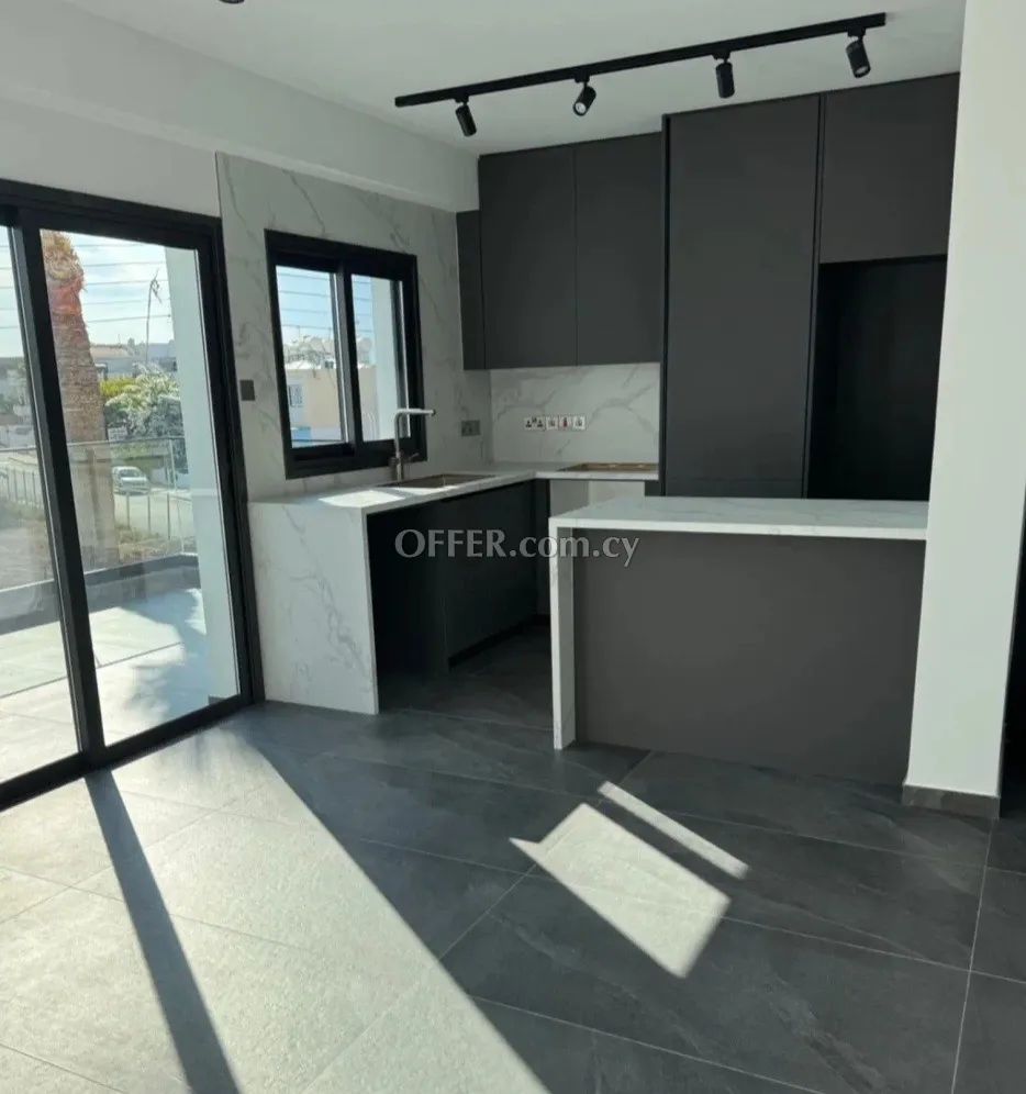 1-bedroom Apartment 50 sqm in Oroklini - 1