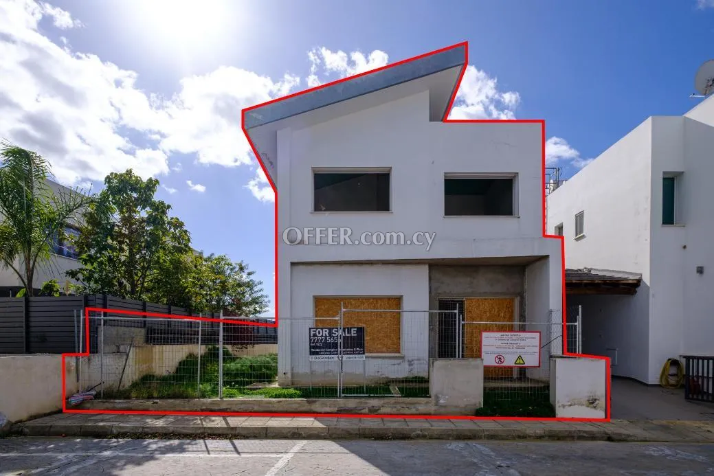 3 bedroom incomplete house in Latsia Nicosia - 1