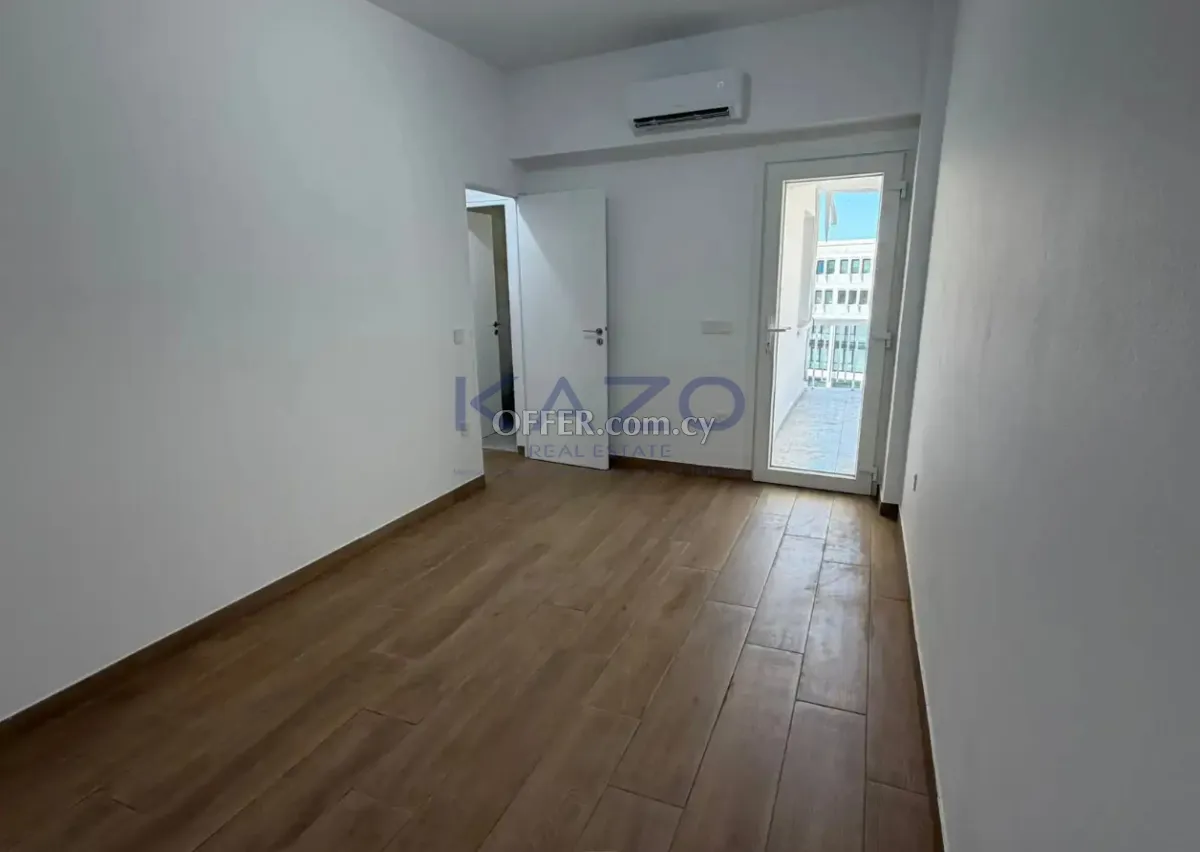 Renovated Top-Floor 2-Bed Apartment in Agia Zoni - 8