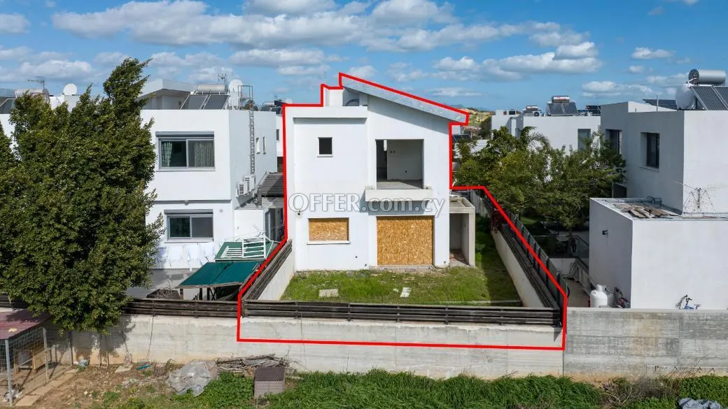 3 bedroom incomplete house in Latsia Nicosia - 5