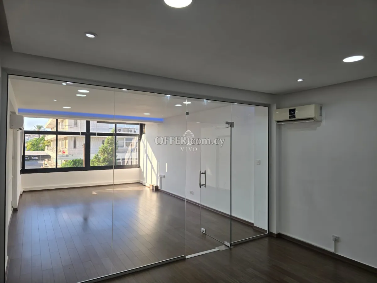 SPACIOUS OFFICE FOR RENT LOCATED IN KATHOLIKI CITY CENTER AREA - 10