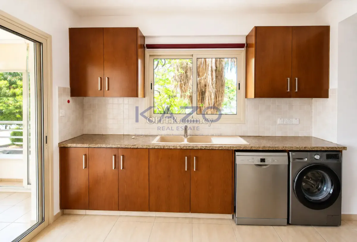 Spacious 3-Bedroom Apartment in Agios Athanasios - 11