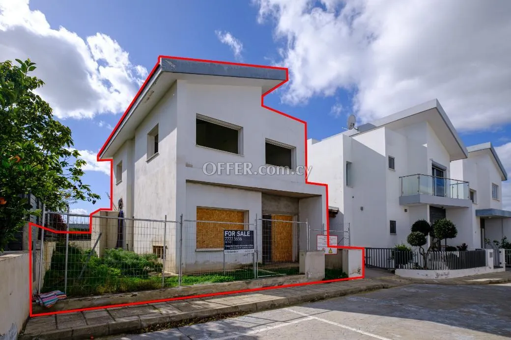 3 bedroom incomplete house in Latsia Nicosia - 4