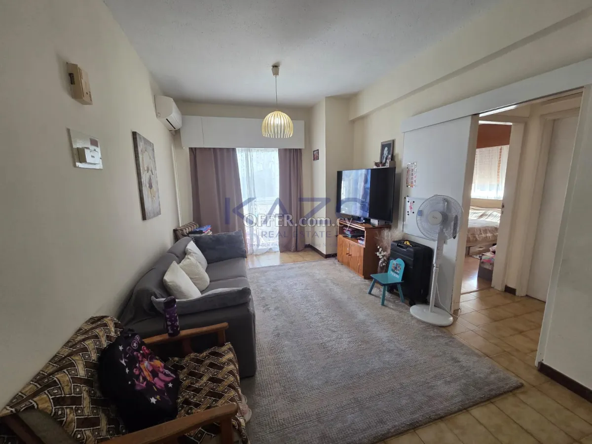 Charming Two Bed Apartment in Neapolis - 12
