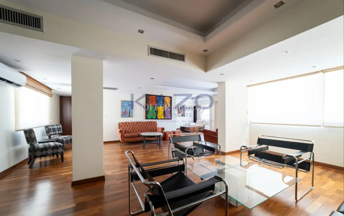 Spacious 3-Bed Plus Maid's Room Apartment in Germasoyeia Tourist Area - 9