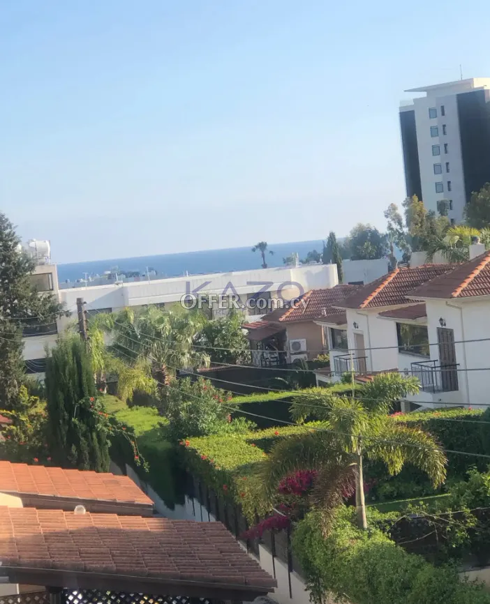 Bright 2-Bed Sea View Apartment in Pyrgos Tourist Area - 8
