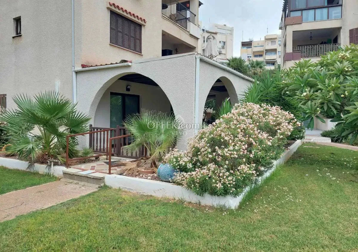 SPACIOUS 3 BEDROOM APARTMENT IN AGIOS TYCHONAS WITH POOL - 10