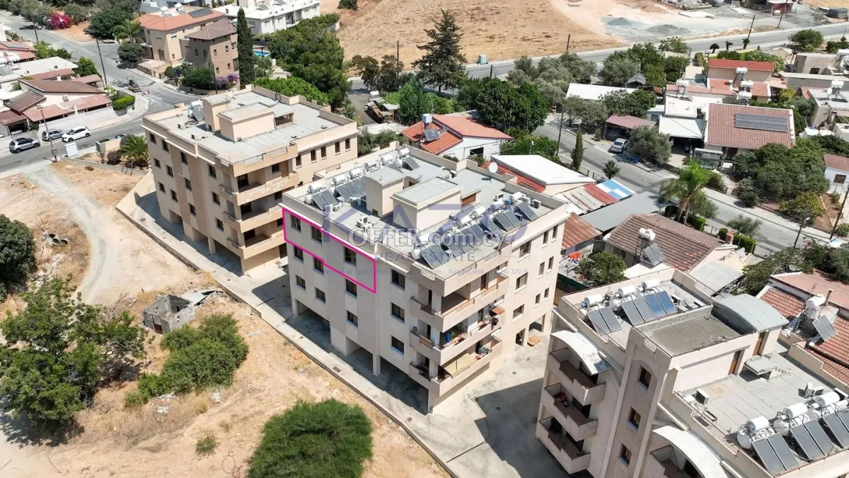 Two-Bedroom Apartment in Kato Polemidia, Limassol - 11