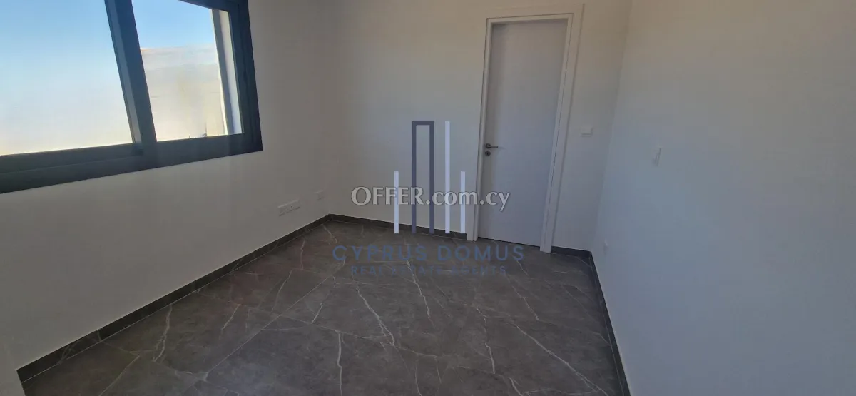 For Rent Brand New Two Bedroom Unfurnished Apartment with Roof Garden in Kato Polemidia - 11