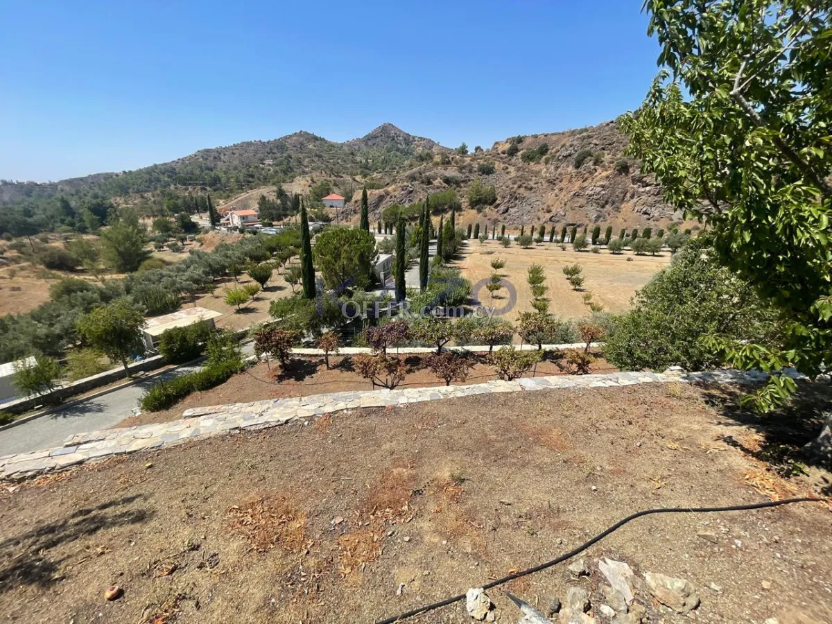 Furnished 6-Bedroom Villa in Kalo Chorio Lemesou 19 Minutes from Private Schools - 11