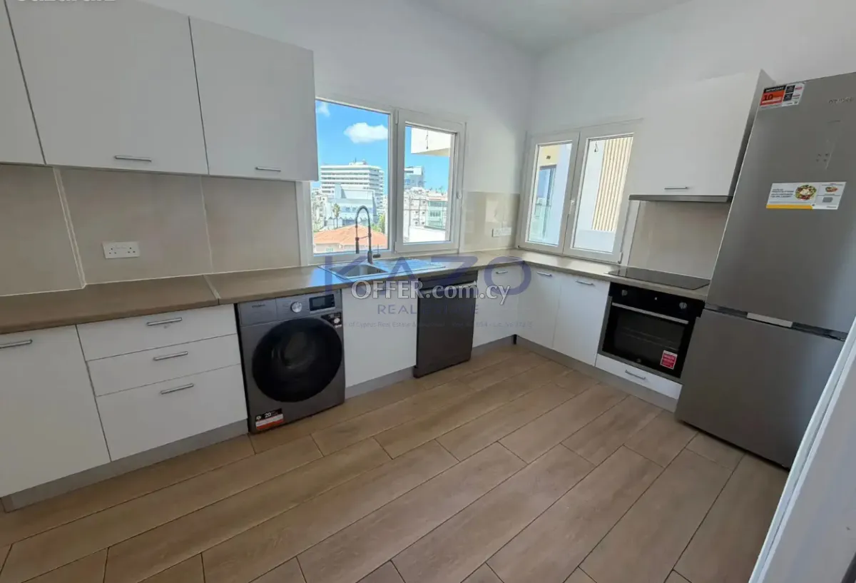 Renovated Top-Floor 2-Bed Apartment in Agia Zoni - 6
