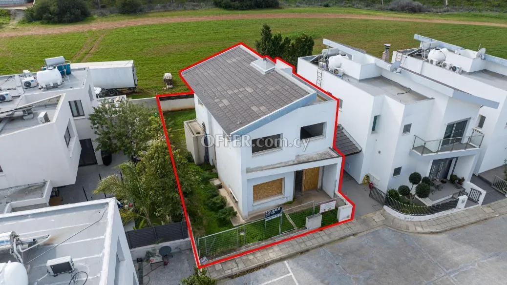 3 bedroom incomplete house in Latsia Nicosia - 3