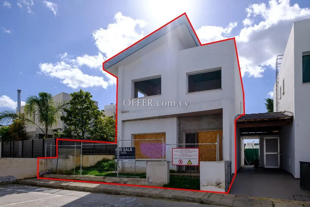 3 bedroom incomplete house in Latsia Nicosia - 2