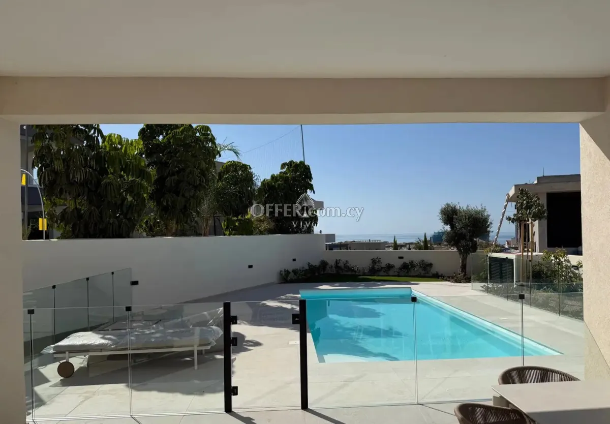 5 BEDROOM VILLA WITH A POOL IN AGIOS ATHANASIOS - 8
