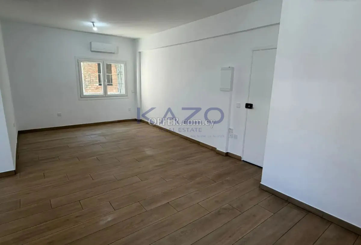 Renovated Top-Floor 2-Bed Apartment in Agia Zoni - 4
