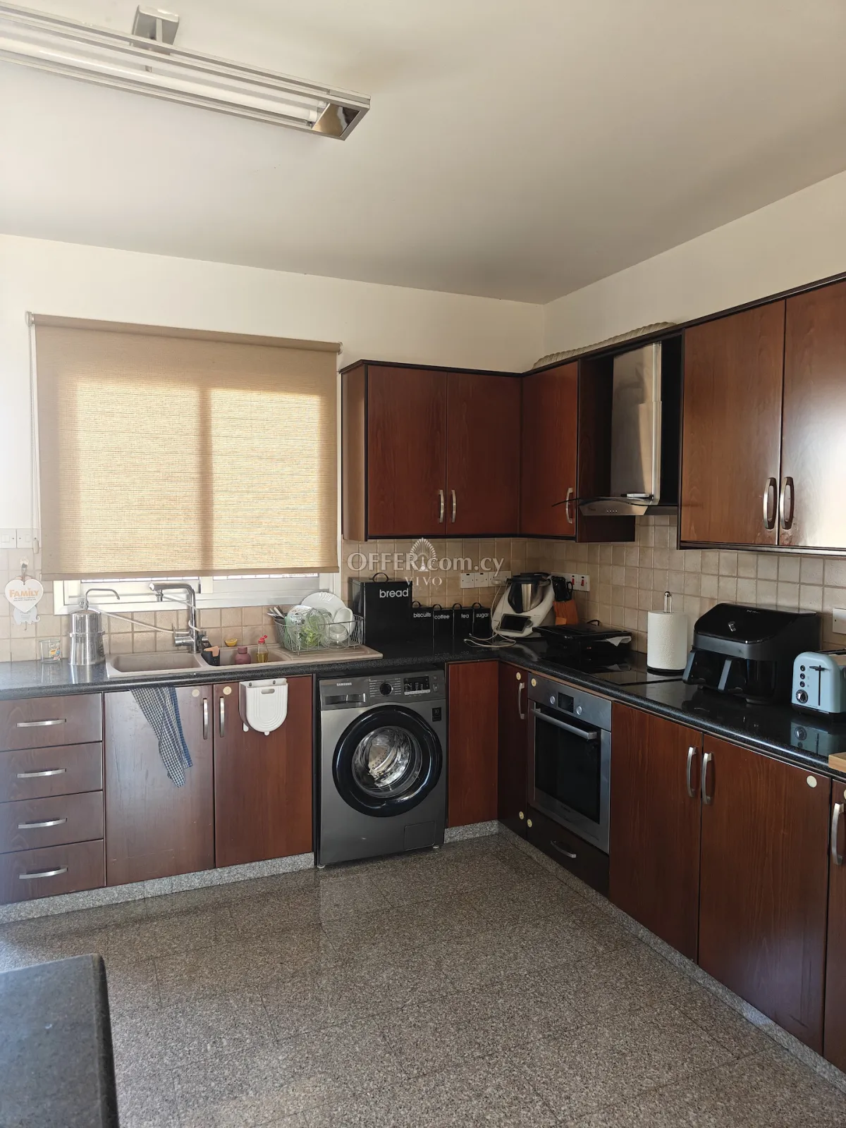 SPACIOUS 3- BEDROOM UPPER LEVEL DUBLEX MAISONETTE IN AGIOS SPYRIDONAS = LIMASSOL - 7