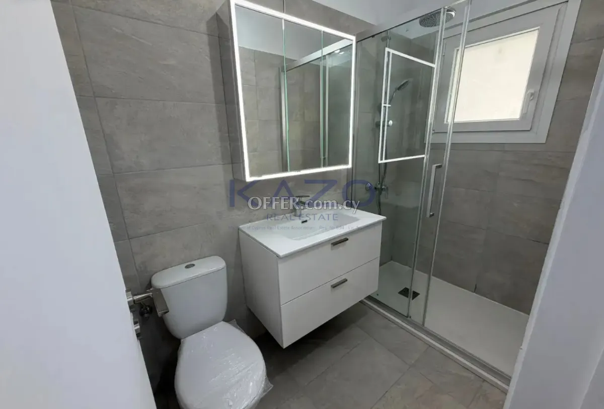 Renovated Top-Floor 2-Bed Apartment in Agia Zoni - 3