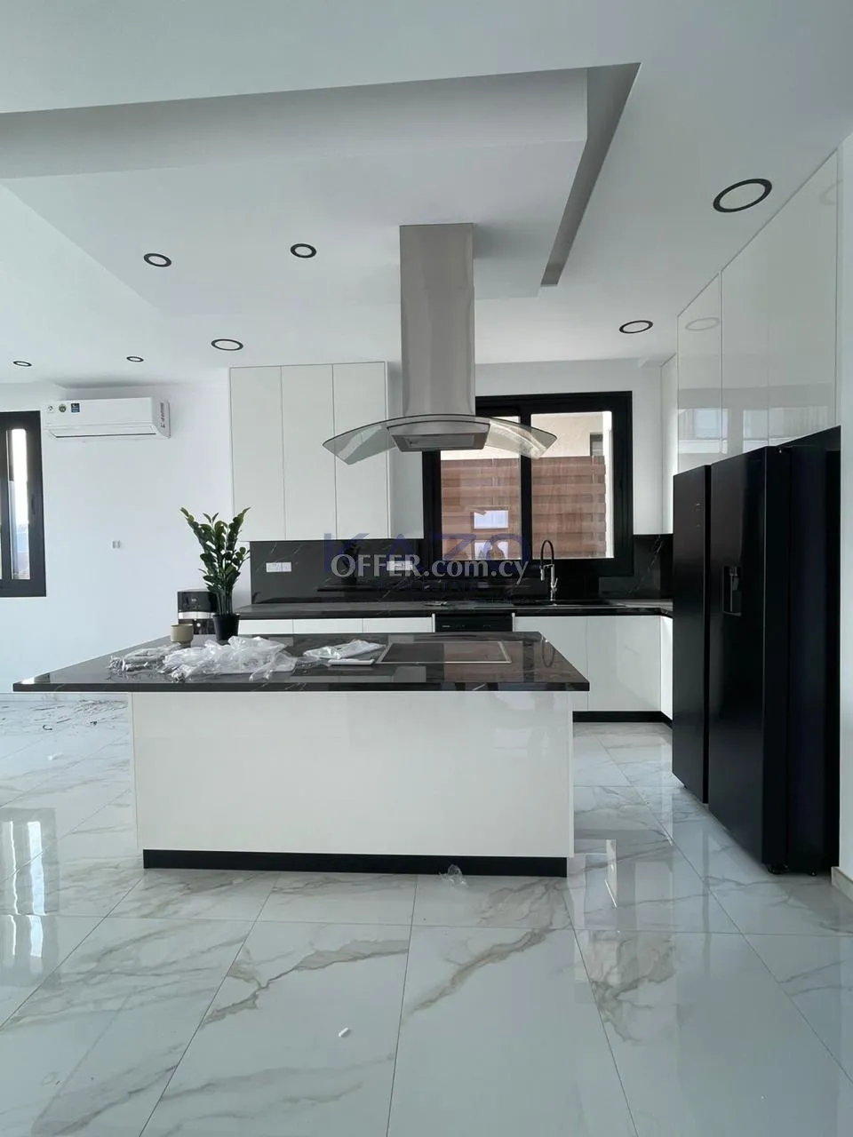 Modern 5-Bed Villa with Pool in Germasoyeia Green Area - 7