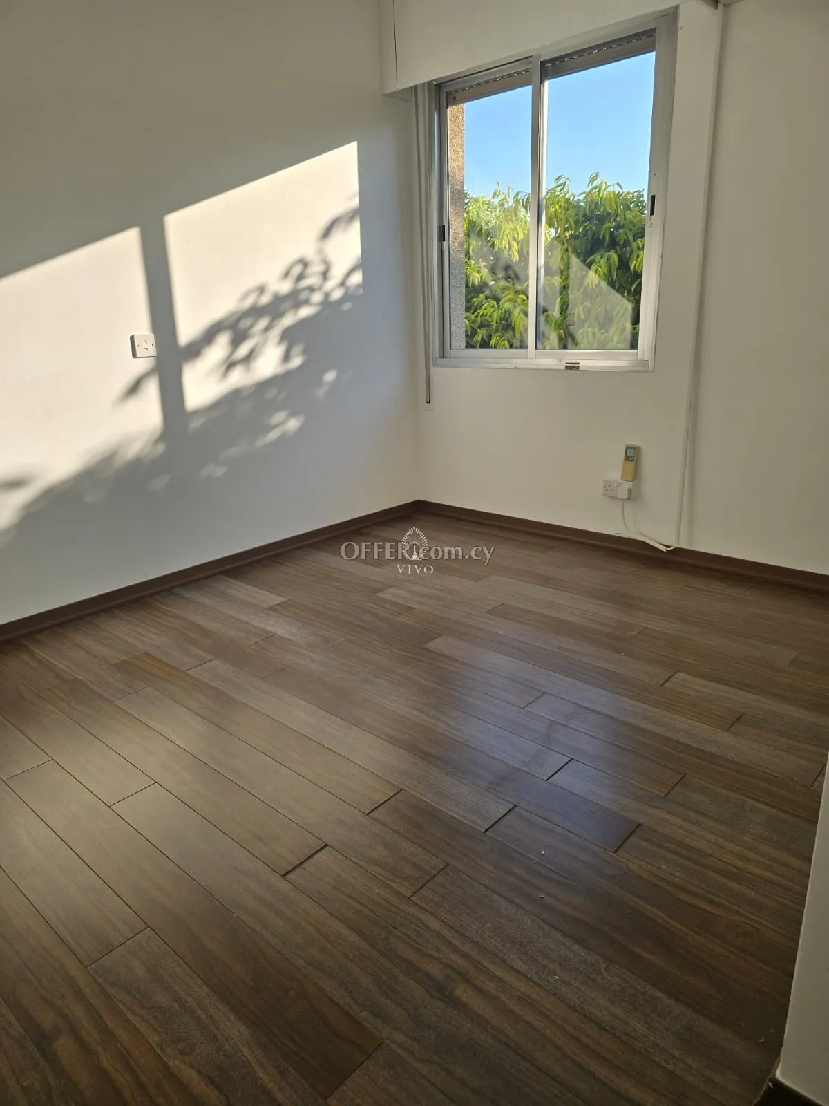 SPACIOUS OFFICE FOR RENT LOCATED IN KATHOLIKI CITY CENTER AREA - 5