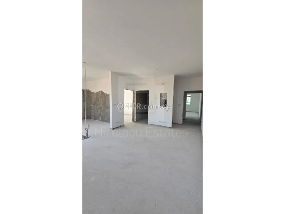 One Bedroom apartment with big balcony in Agios Dometios near Cyprus University and European University - 4