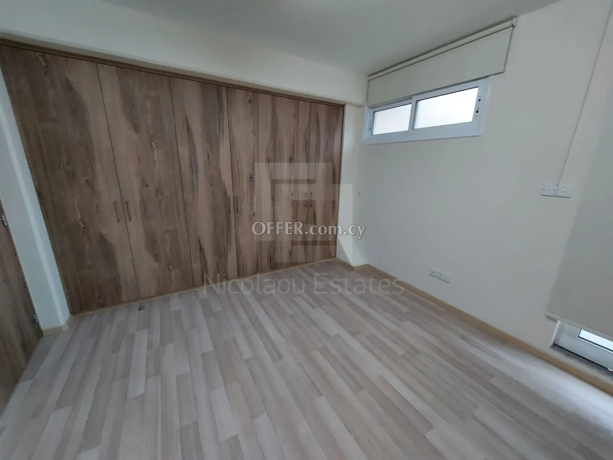 Ground floor office in Petrou Pavlou area - 4