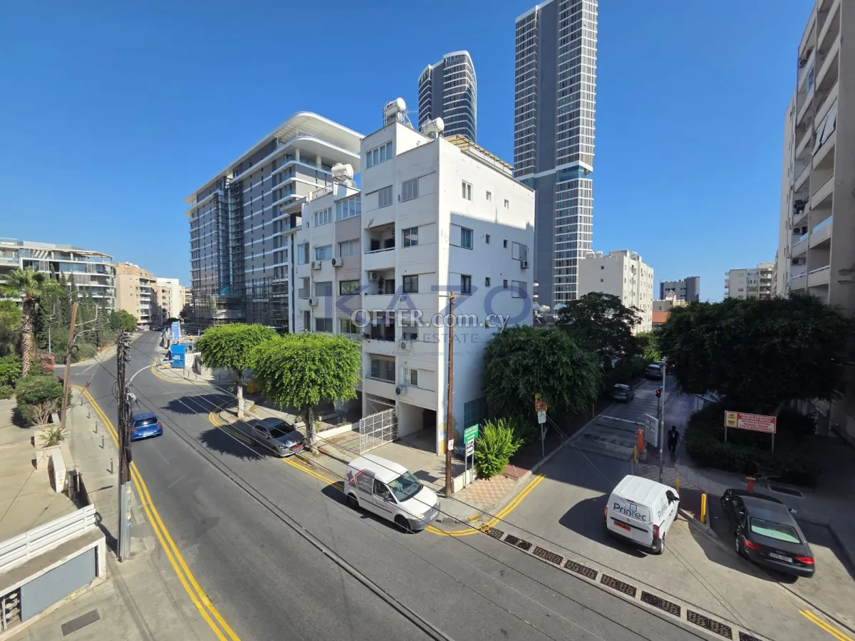 Charming Two Bed Apartment in Neapolis - 7